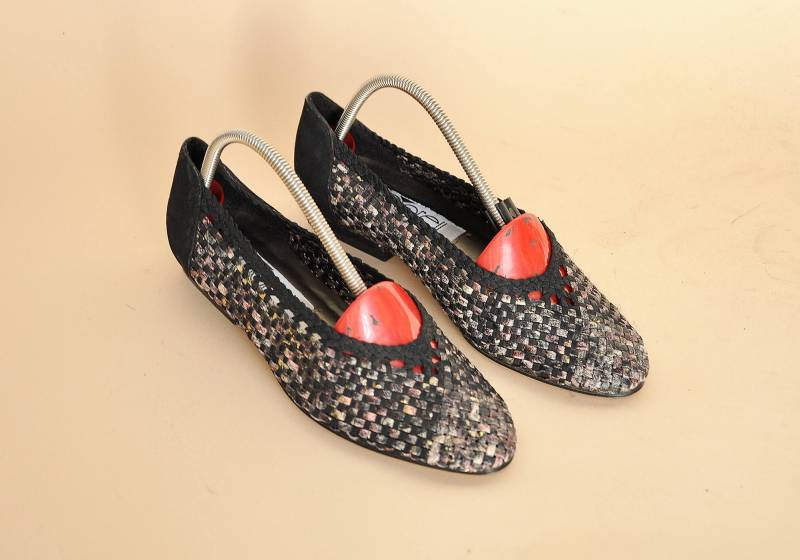 90Er Gewebte Sandalen Boho Vegan Golden Bronze Boho Hippie/Size 6.5 Us 4 Uk 37 Eu von MeasureTheTreasure