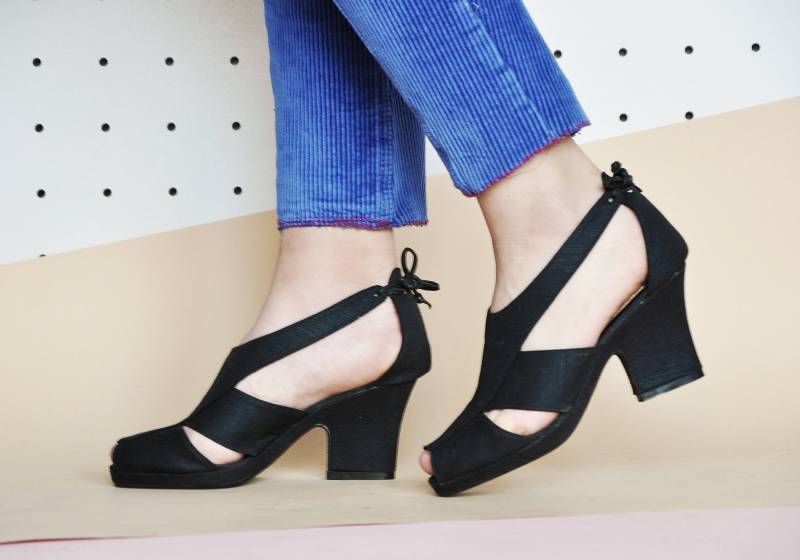 90Er Jahre Canvas Sandalen Blockabsatz Cocktail Minimale Chunky Mod Riemchen Größe 37 Eu von MeasureTheTreasure