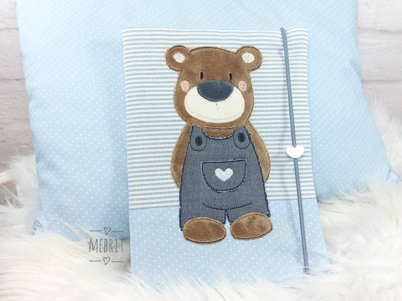 Süße U-Hefthülle Mit Fach Für Impfpass Und Krankenkassenkarte, Hefthülle, Mebrit, U-Heft, Babygeschenk Jungs, Blau. Teddy von Mebrit