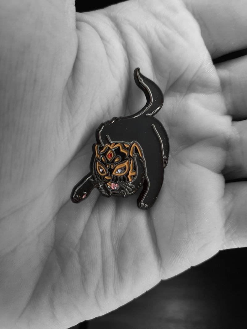 Njpw Wcw Wwe Puro Cat Pins | Jushin Liger & Black Tiger Njpw Wcw Wwe Puro Cat Pins | Jushin Liger & Black Tiger von MechaShotei