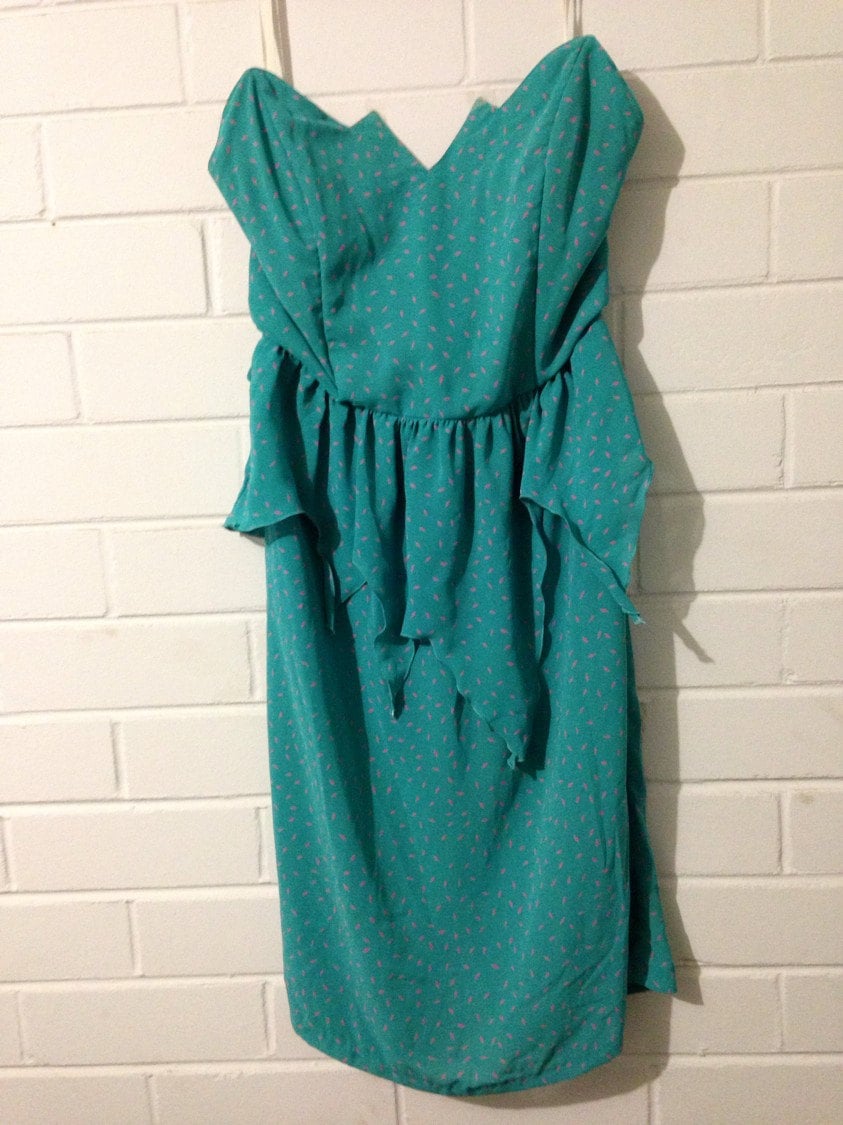 Jahrgang Trägerlos-Pompei Kleid Jahrgang Trägerlos-Pompei Kleid von Meched