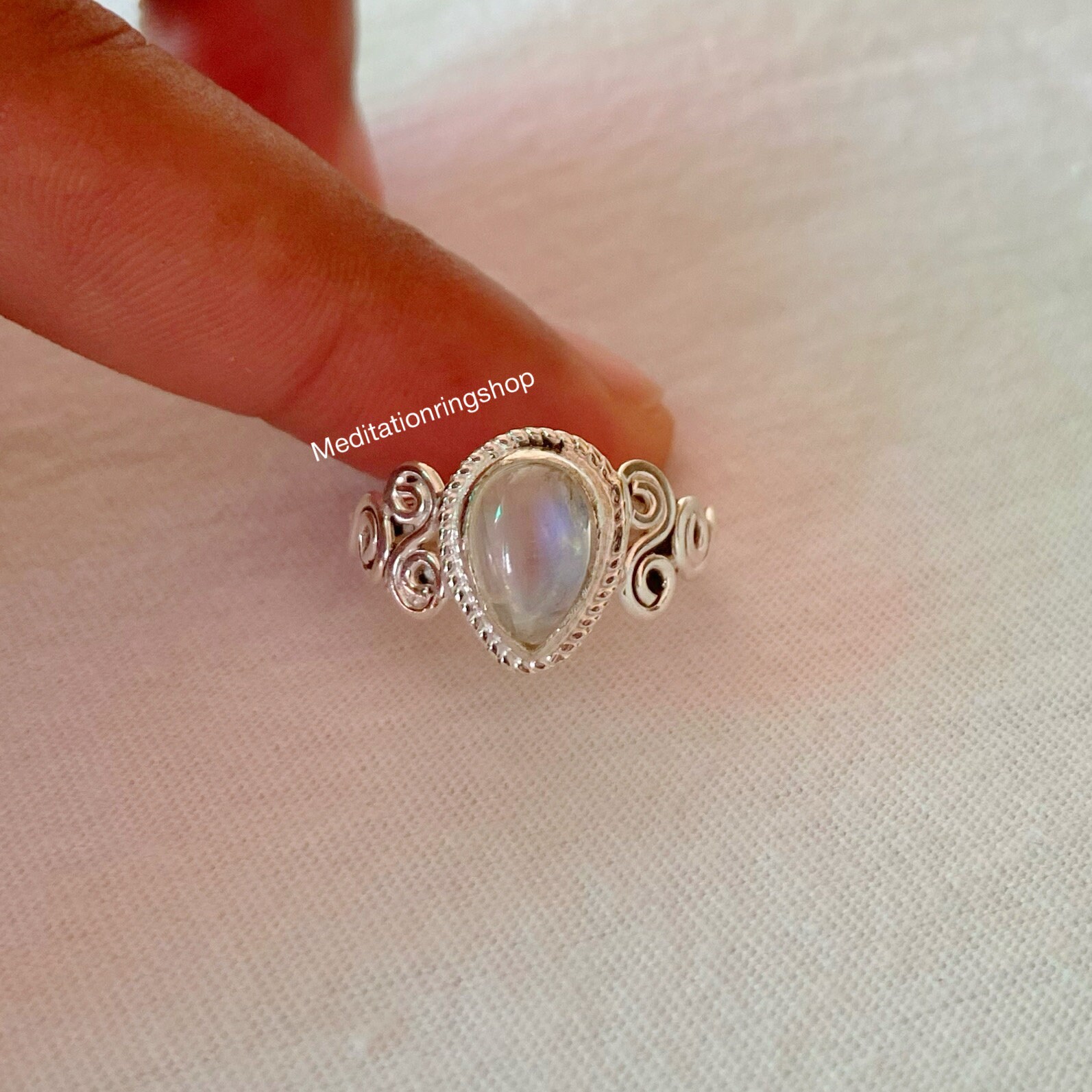 Pear Shape Rainbow Moonstone Ring, Handmade Designer 925 Sterling Silver Jewelry, Gift For Christmas, Statement Pear Shape Rainbow Moonstone Ring, Handmade Designer 925 Sterling Silver Jewelry, Gift For Christmas, Statement von Silverjewellery30
