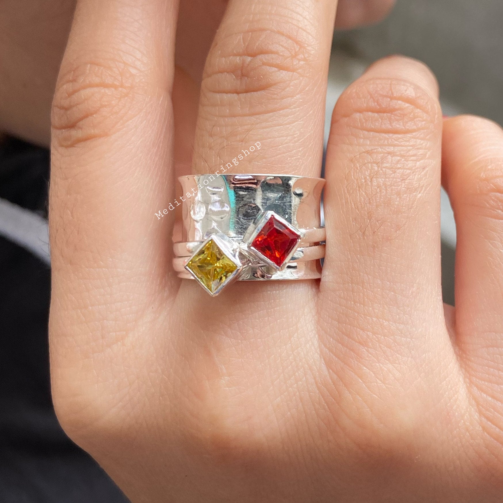 Red Garnet & Citrine Spinner Band Ring, 925 Sterling Silver, Handmade Hammered Christmas Jewelry, Gemstone Red Garnet & Citrine Spinner Band Ring, 925 Sterling Silver, Handmade Hammered Christmas Jewelry, Gemstone von Silverjewellery30
