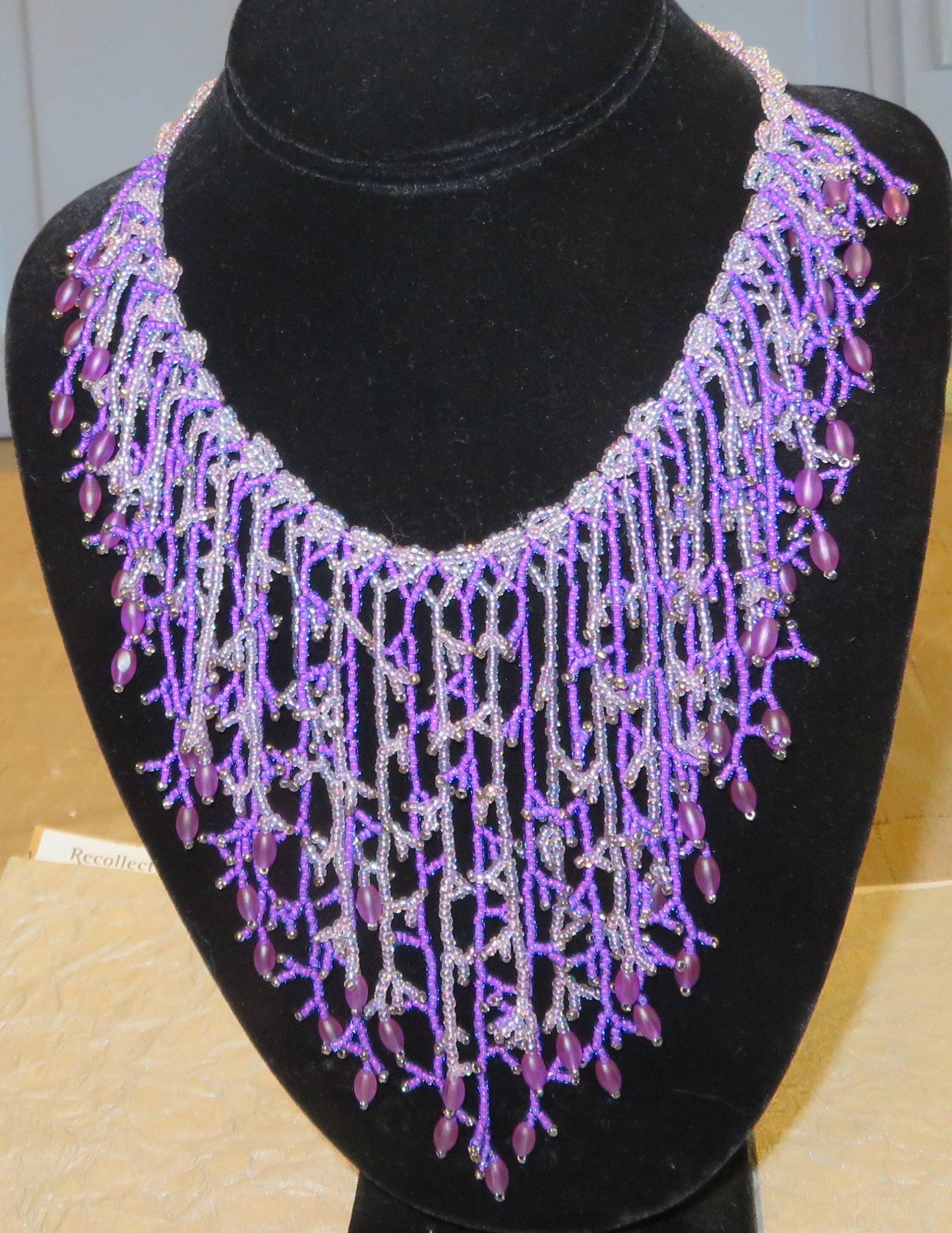 Halskette-Lila Fransen Halskette-Lila Fransen von MednisEnterprises