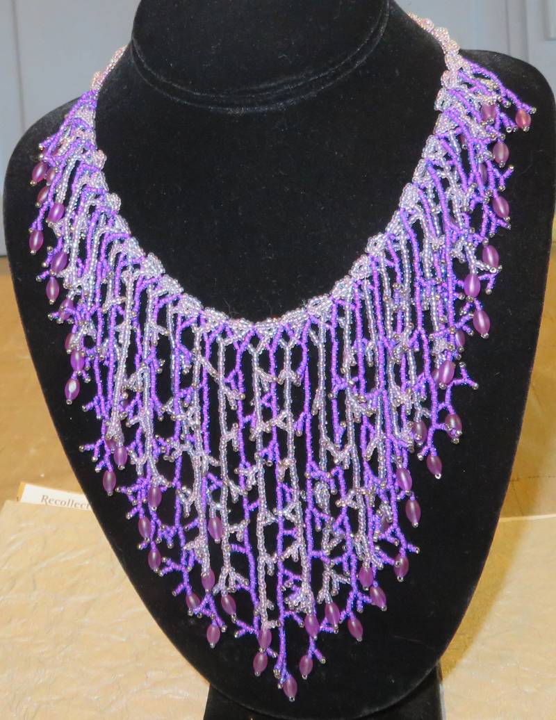 Halskette-Lila Fransen von MednisEnterprises