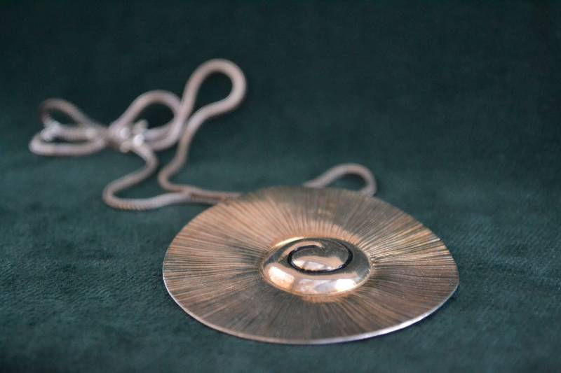 Handmade Sterling Silber Spirale Anhänger, Frauen Spiralanhänger, Spiral Halskette, Geschenk Für Sie von MedusaFineJewelry