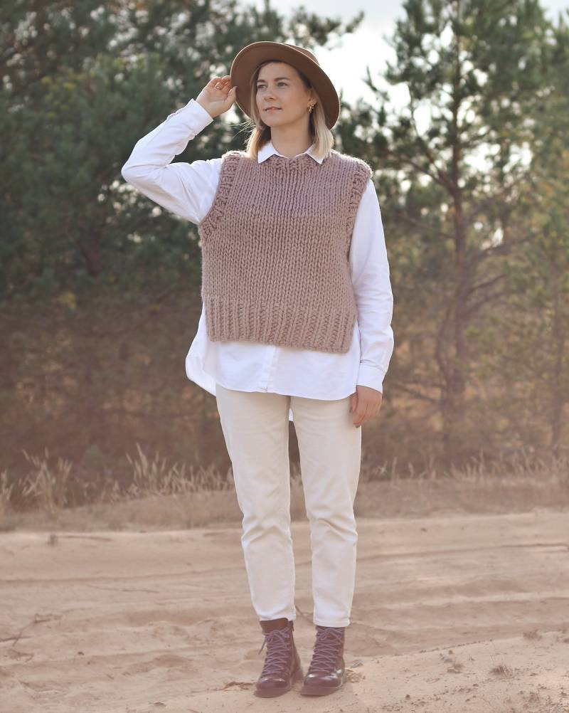 Handgemachte Wolle Weste Für Frauen, Übergroßer Großer Ärmelloser Pullover, Loses Boho Nachhaltiges Gilet, Kuschelige Herbst-strickkleidung von Medvilniukas