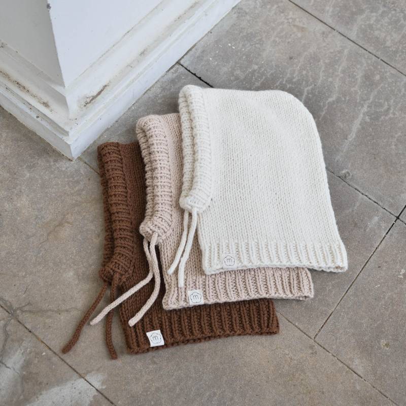 Wolle Gestrickte Balaclava Haube, Handgemachte Slouchy Helm Unisex von Medvilniukas