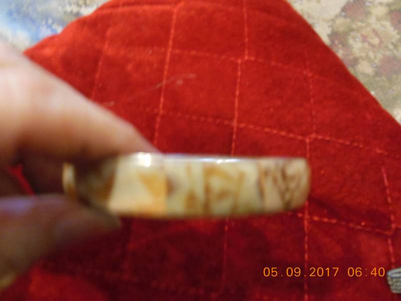 Armspange Aus Silberfarbenem Und Lackiertem Büffelhorn von Medy53