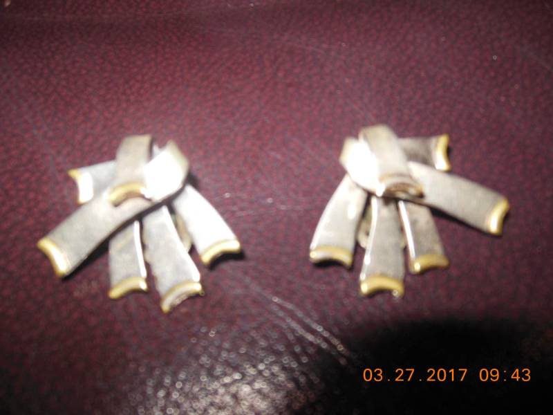 Feine Silberohrringe Mit Einem Hauch Von Gold von Medy53