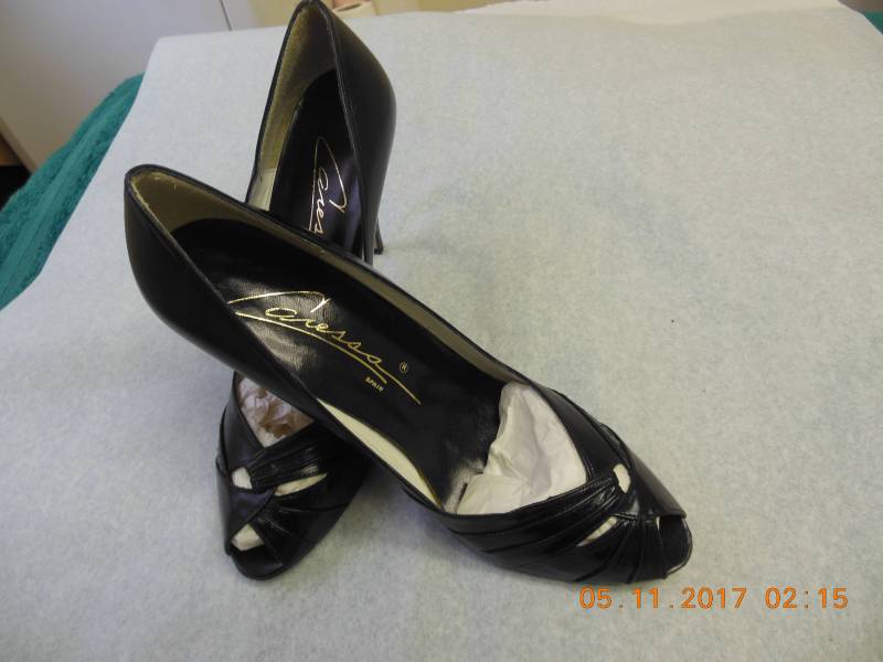 Schwarze Leder Schuhe Heels - "Caressa' Made in Spain Größe 7, 5 M von Medy53