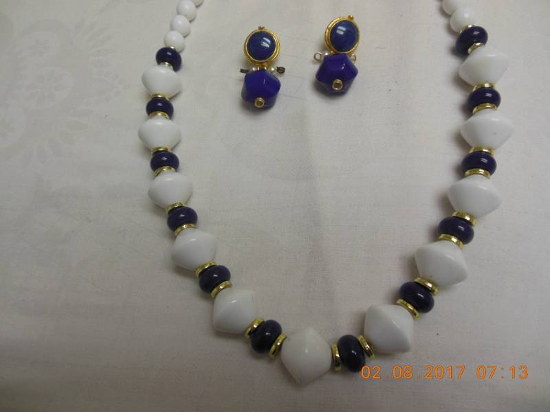 Vintage 24K Vergoldung Plissee Lapis Cabochon Ohrringe Von Jaded von Medy53