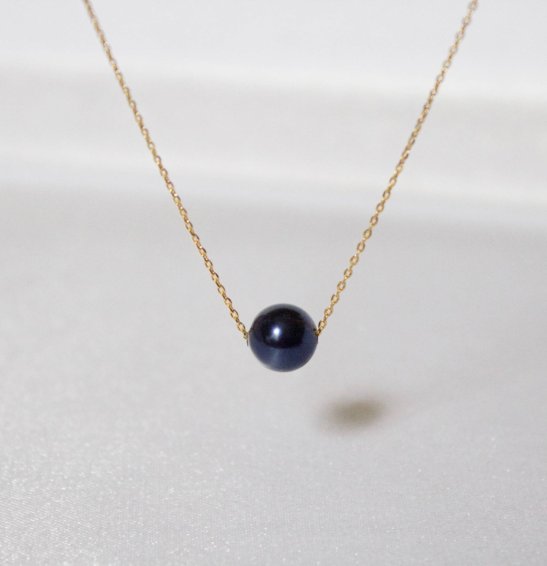 Dunkelblaue Swarovski Perlenkette Gold, Roségold Oder Silber Dunkelblaue Swarovski Perlenkette Gold, Roségold Oder Silber von MeePearls