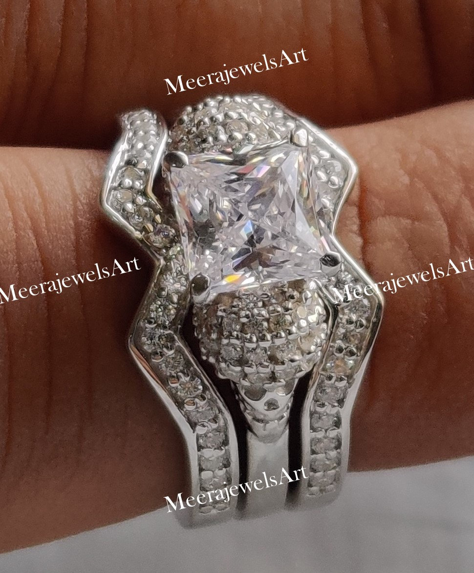 Weiß Princess Cut Diamant Schädel Trio Verlobung Und Hochzeit Ring Set Für Frauen/925 Sterling Silber Zwei von MeerajewelsArt