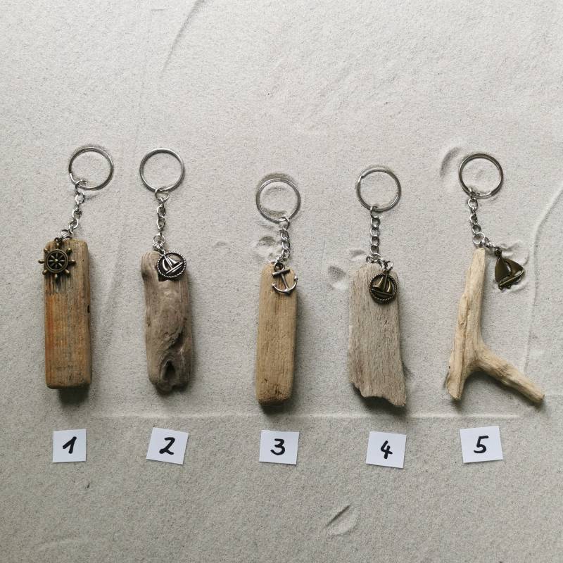 Schlüsselanhänger Aus Treibholz Von Der Insel Rügen von Meergeschenke
