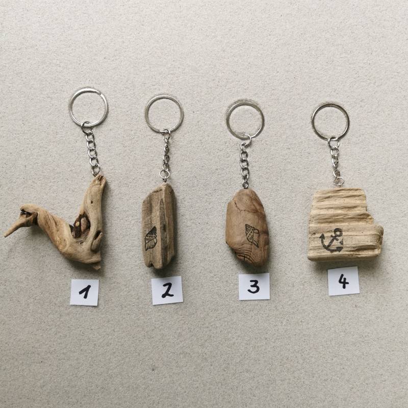 Schlüsselanhänger Aus Treibholz Von Der Insel Rügen von Meergeschenke