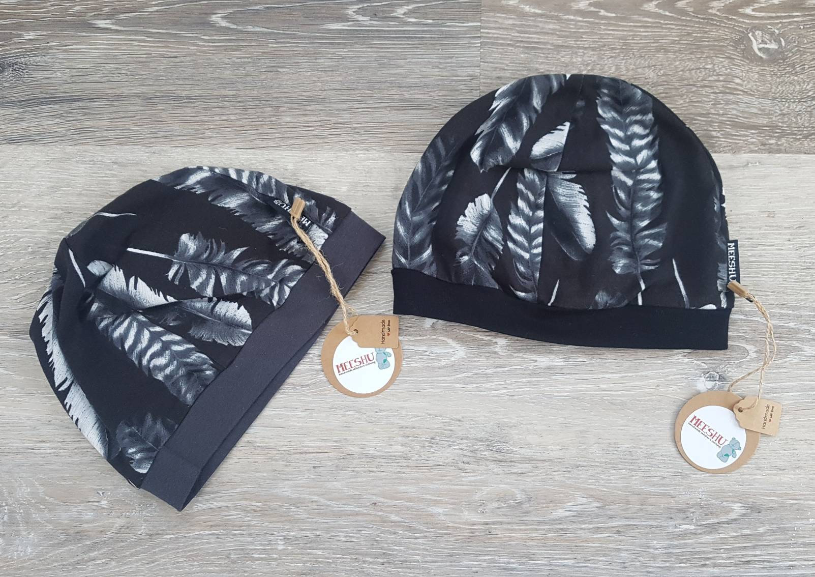 Feder Kleinkind Beanie // 1-3T Schwarz Grau Weiß Print Kinder von MeeshuKids