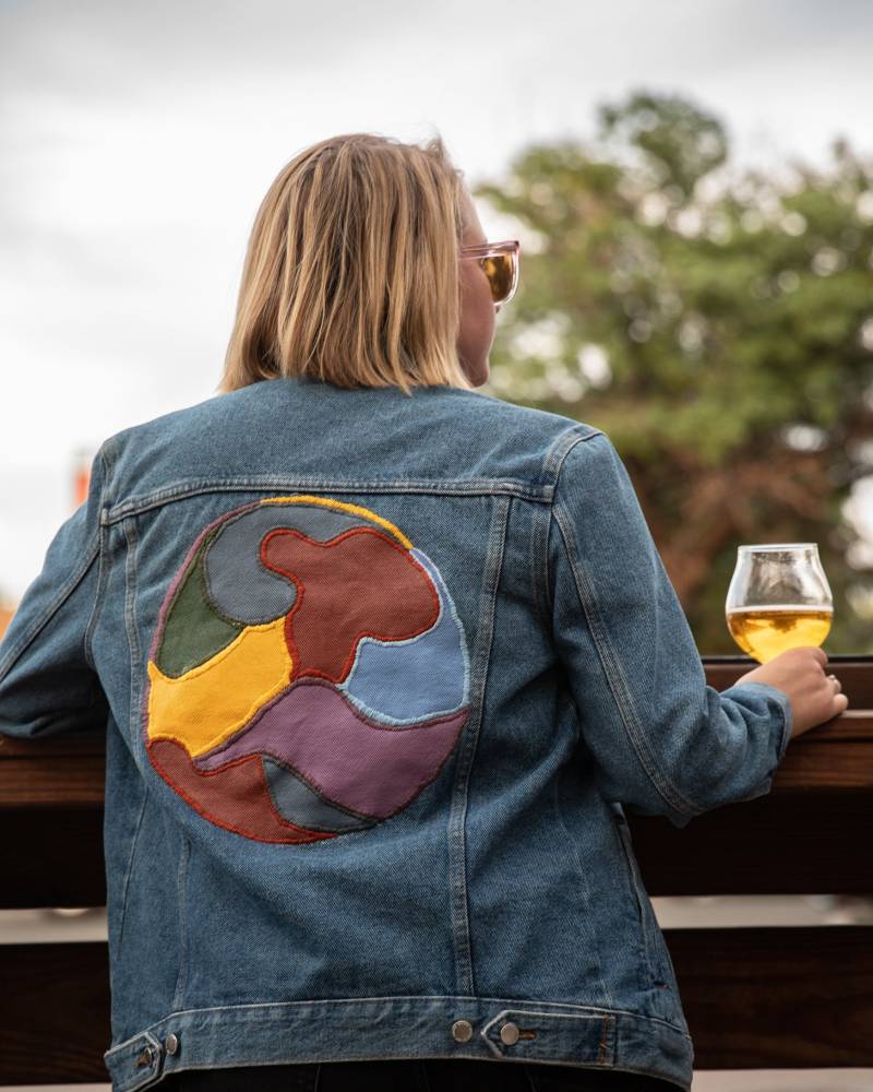 Handbestickte Und Bemalte Jeansjacke von MegFarlowArt