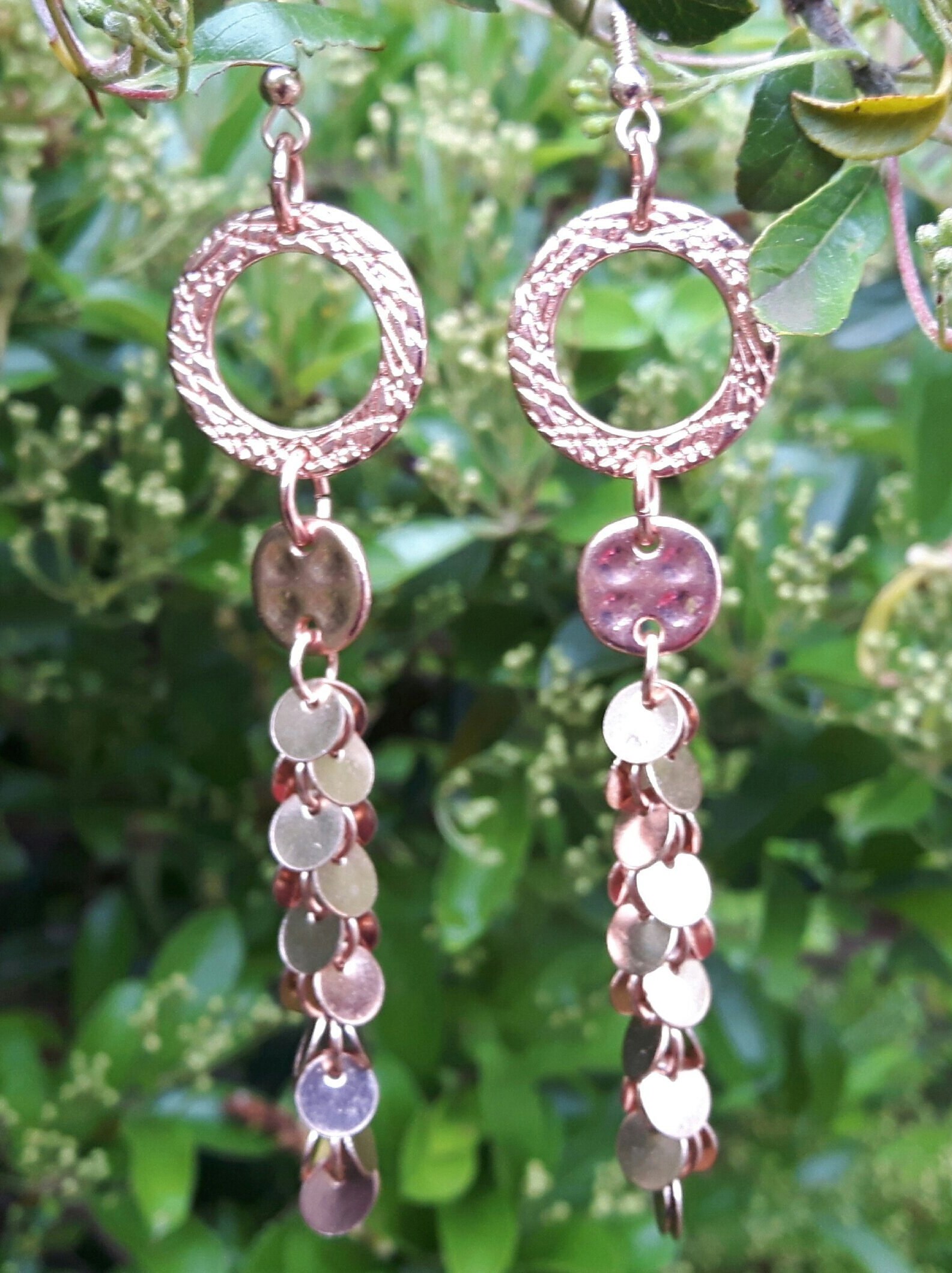 Wunderschöne Rose Gold Coloured Long Dangly Ohrringe. 9cm Drop Wunderschöne Rose Gold Coloured Long Dangly Ohrringe. 9cm Drop von MegRadish