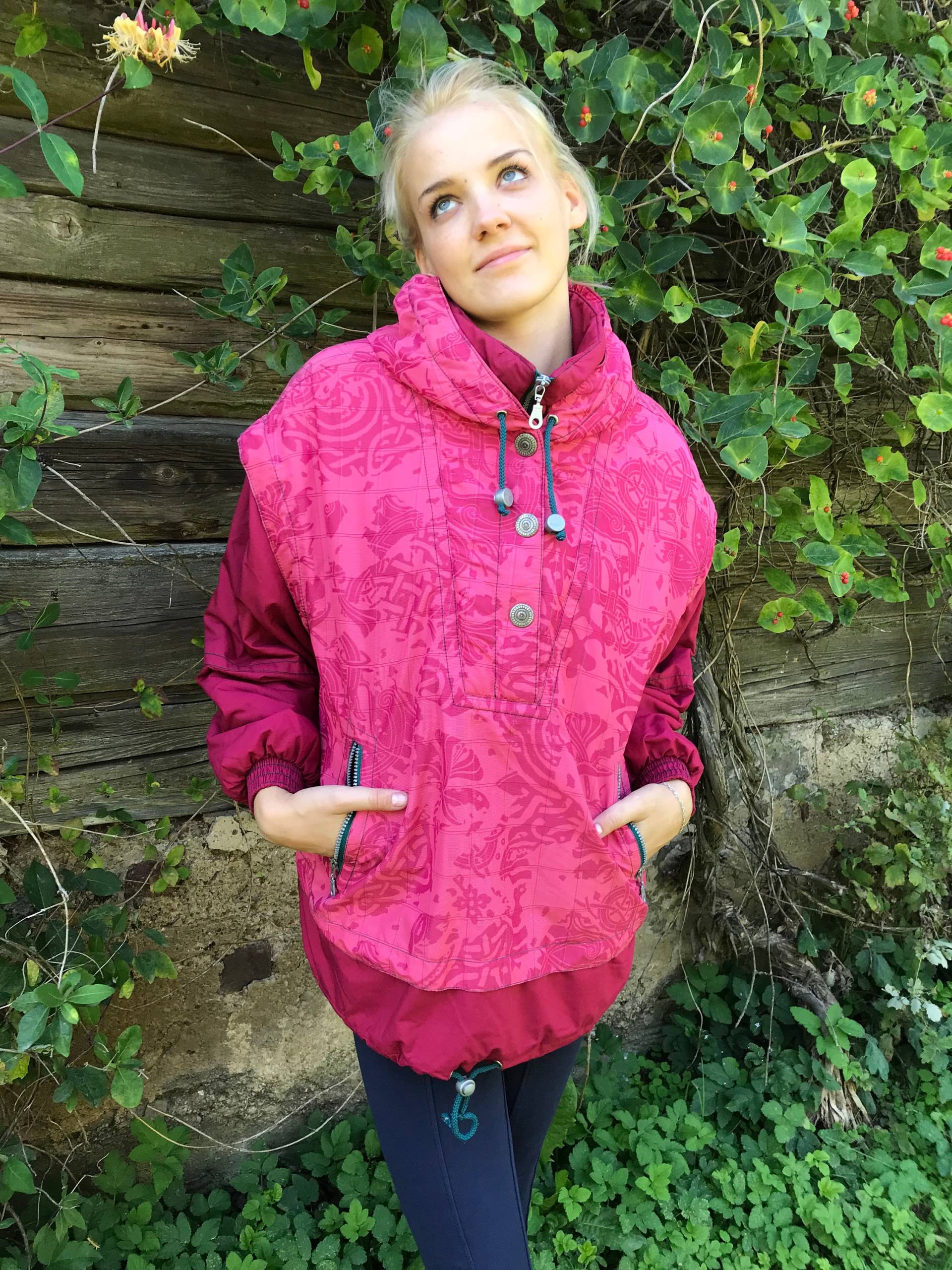 Weinlese-Frauen Rosa Ski Jacke Pink Snow Hipster Winter Active Sport Mittlerer Größe Snowboardjacke von MegaaShop