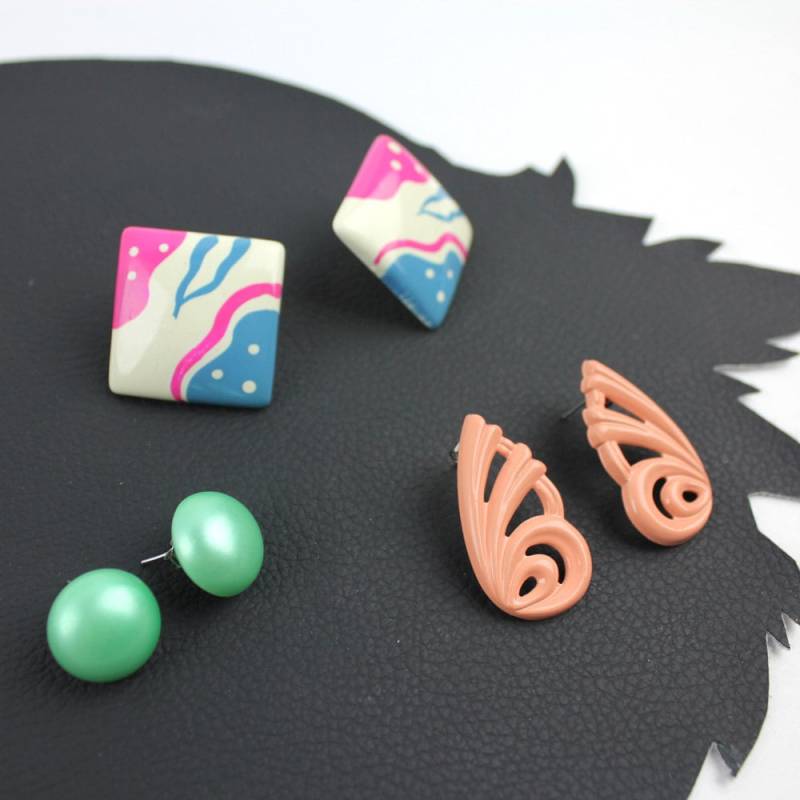 Am Meer Durchbohrt Ohrring-Set - Vintage Pink Blau Pfirsich Seafoam Grün Weiß Ohrringe von MeganLeoneVintage