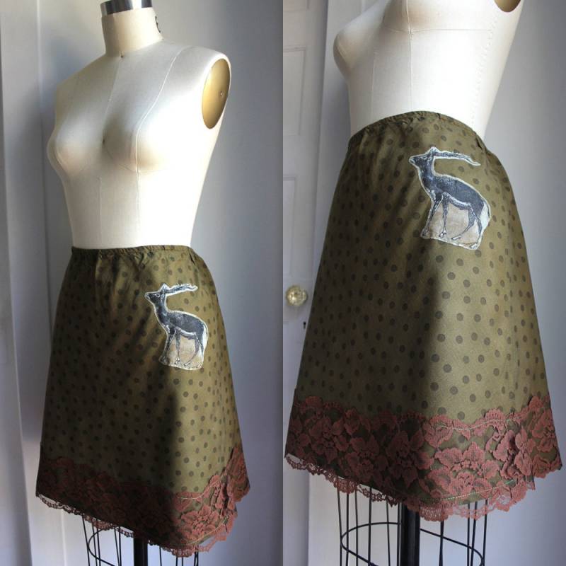 Armeegrün & Braun Polka Dot Spitze A-Linie Rock Mit Gazelle Applikationen - Uns Frauen Größe Groß von MeganLeoneVintage