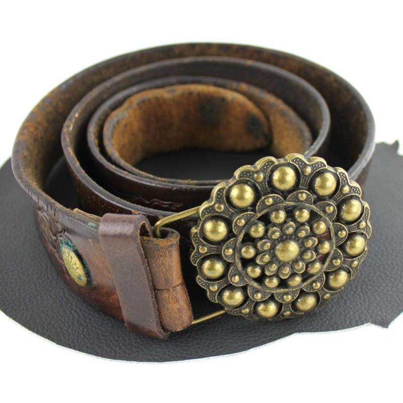 Dunkelbrauner Ledergürtel Mit Adler-Punzierung Und Messingschnalle Größe 44 von MeganLeoneVintage