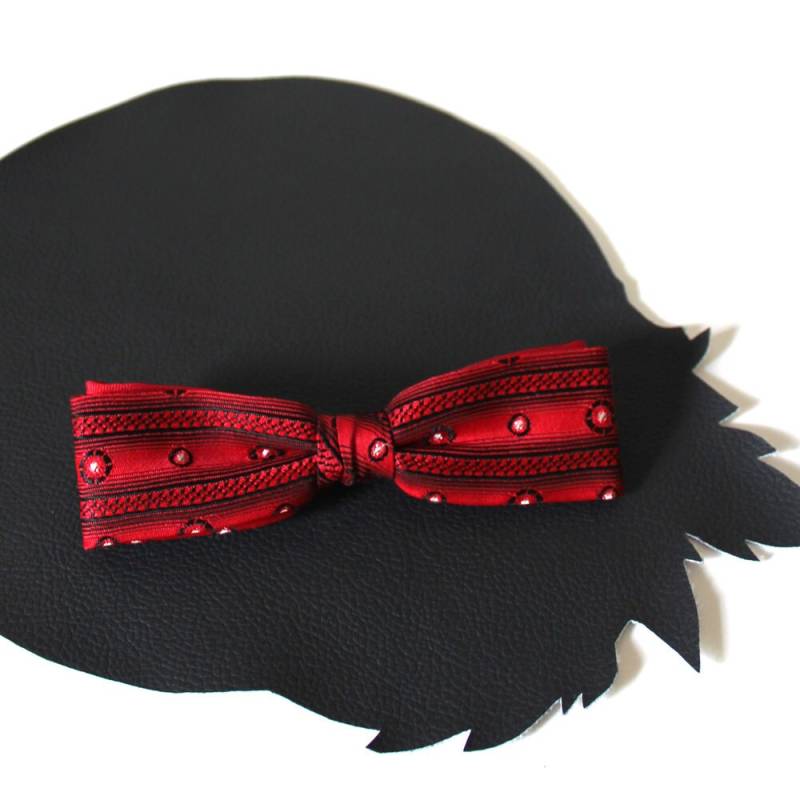 Fliege-Rot Und Schwarz von MeganLeoneVintage