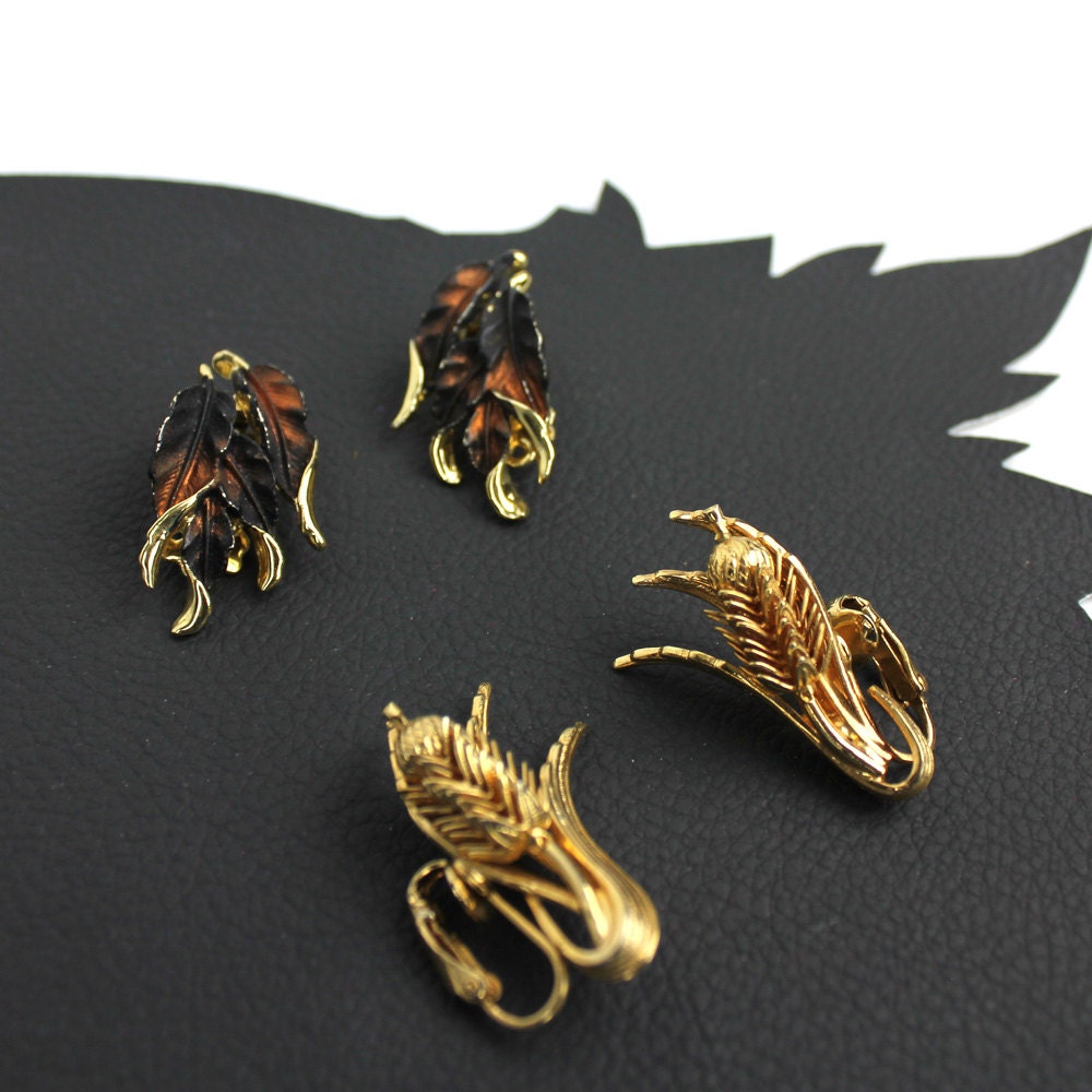 Goldenes Weizen- Und Laub-Vintage-Clip-On-Ohrring-Set Ohne Löcher - Zwei Paar Clip-Ohrringe von MeganLeoneVintage