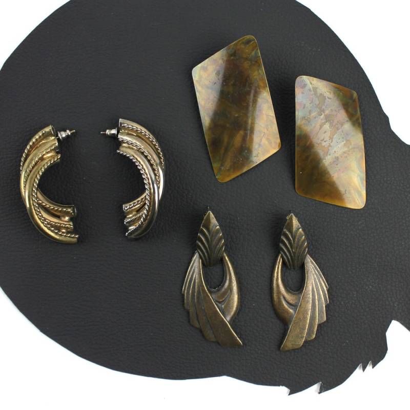 Im Alter Von Bronze Vintage Durchbohrt Ohrring-Set - Art-Deco-/Abstrakt von MeganLeoneVintage