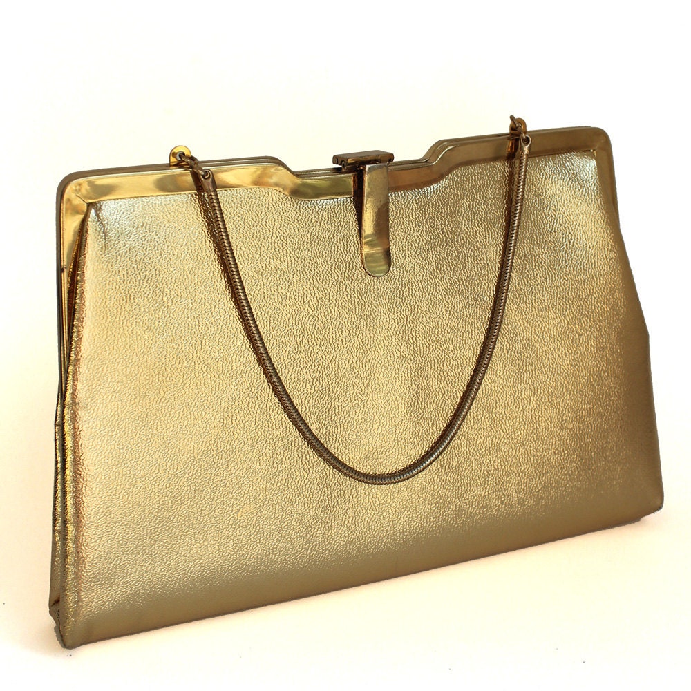 Jahrgang Glänzenden Gold Vinyl Clutch Oder Handtasche von MeganLeoneVintage
