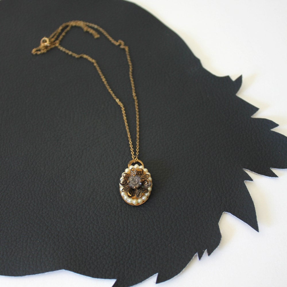 Kostbare Hasel Stein Gold Halskette von MeganLeoneVintage