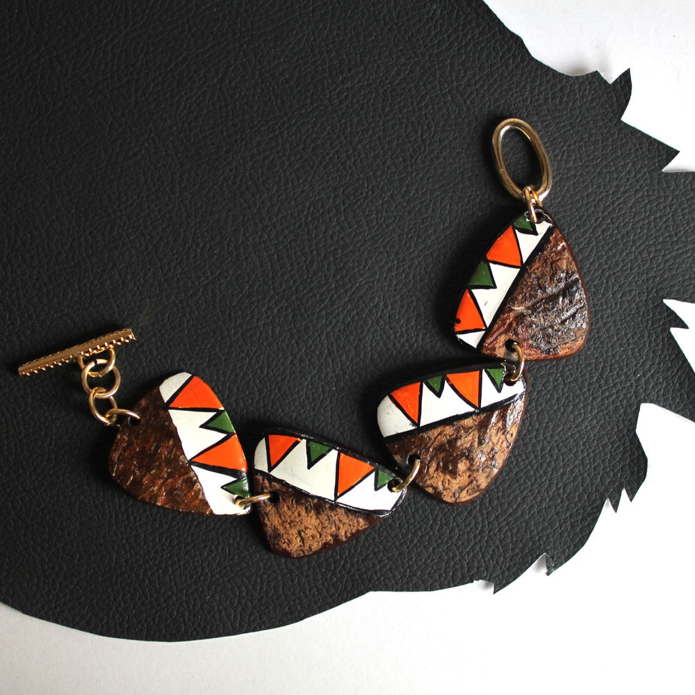Orange, Grün, Weiß Lackiert Holz Nordwesten Armband von MeganLeoneVintage