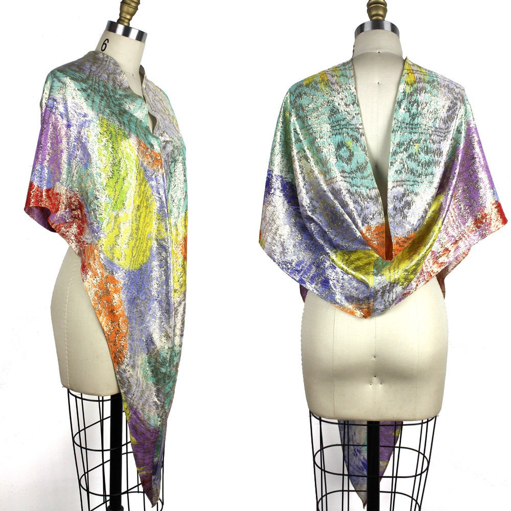 Pastellfarbener Regenbogen Metallfaden Schal von MeganLeoneVintage