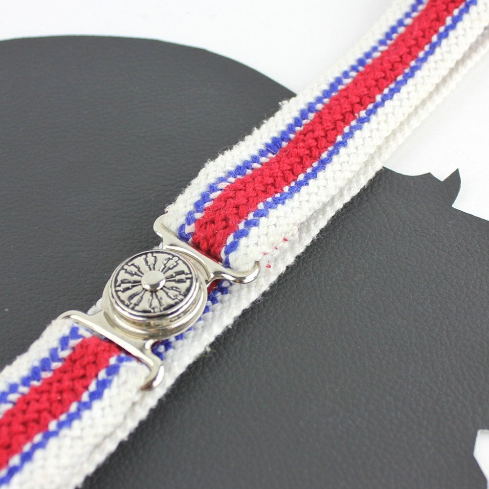 Rot, Weiß & Blau Gewebte Sportliche Magnetschnalle Vintage Gürtel von MeganLeoneVintage