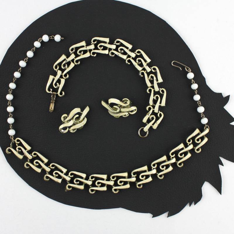 Sahne Emaille Scroll Wellenlinie Halskette Armband & Clip Auf Ohrringe Set Sahne Emaille Scroll Wellenlinie Halskette Armband & Clip Auf Ohrringe Set von MeganLeoneVintage
