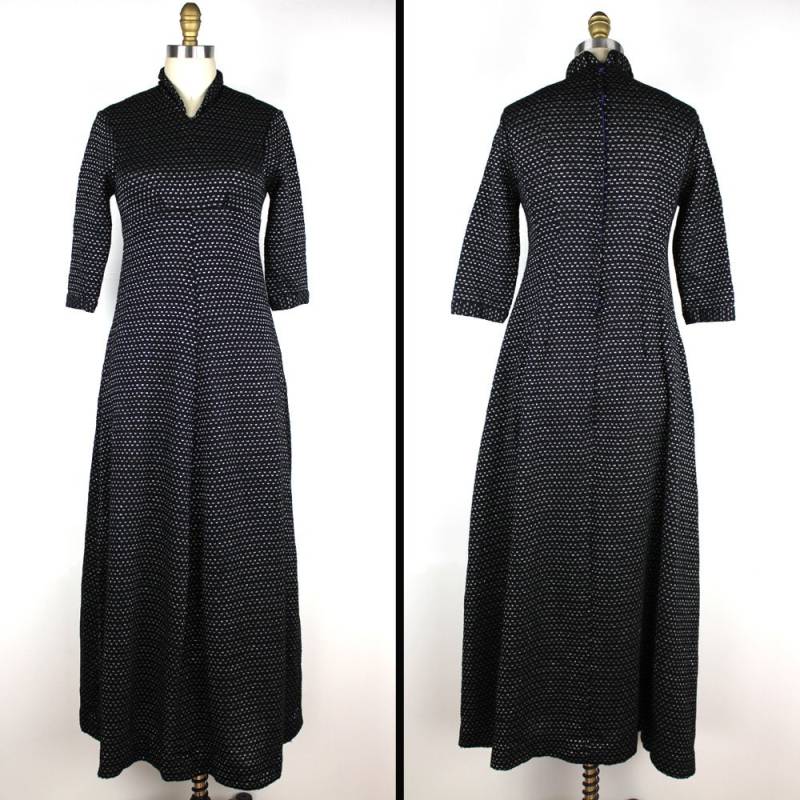 Schwarze Empire Taille 3/4 Ärmel Kragen Hoher V-Ausschnitt Strick Pullover Kleid Mit Silber Metallic Muster von MeganLeoneVintage