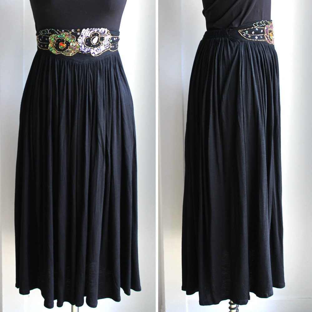 Schwarzer Vintage Regenbogen Pailletten Verzierter Taillen Strick Maxi Rock Von Western Verbindung -Größe S von MeganLeoneVintage