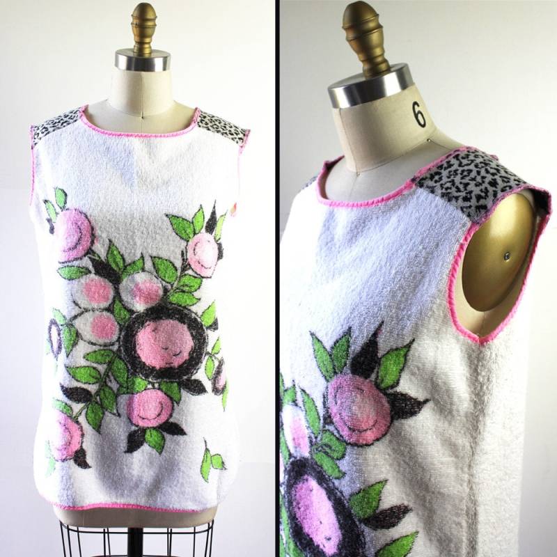 Vintage Frottee Handtuch Frauen Mohn Blume Am Pool Strand Vertuschen von MeganLeoneVintage