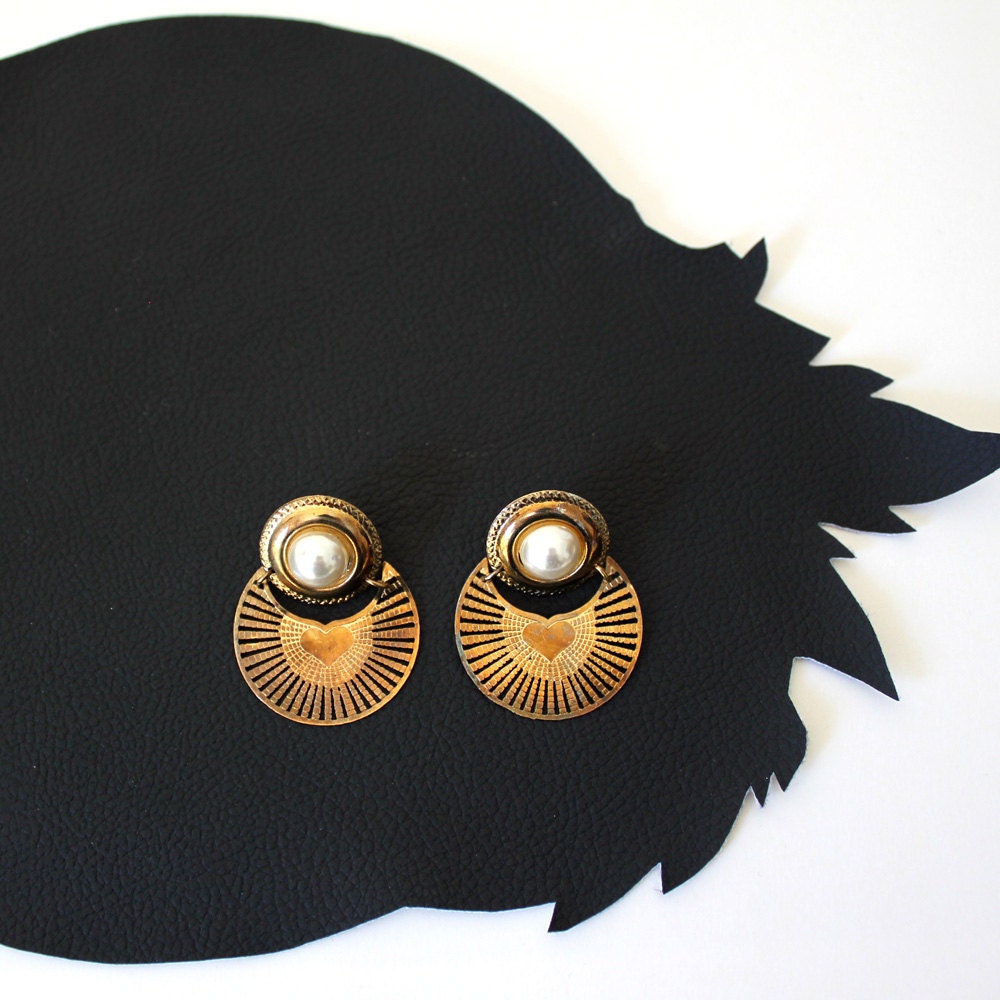 Weinlese, Die Strahlende Herz Messing Ohrstecker von MeganLeoneVintage