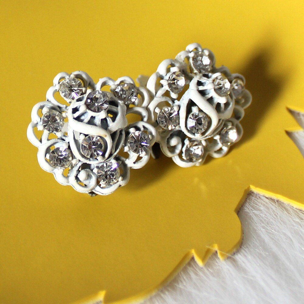 Weißmetall Und Strass Ungelochte Ohrclips von MeganLeoneVintage