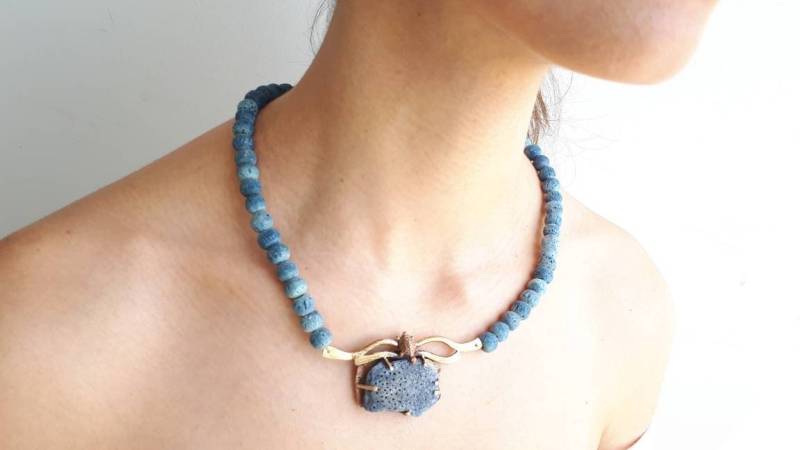 Blaue Koralle Halskette Tiefblaue Koralle. Versand Kostenlos von MegaronJewelry