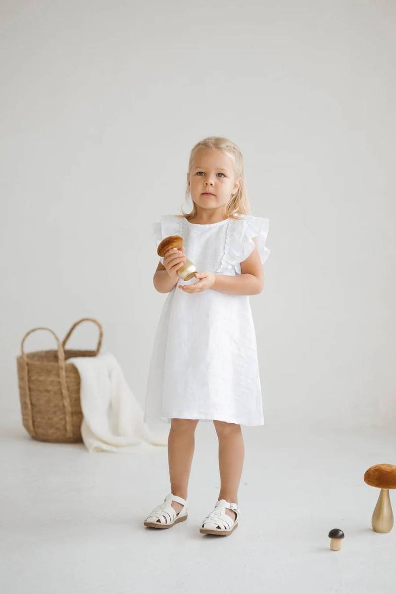 Weißes Leinen Kinderkleid, Sommer Leinenkleid, Kindertuch, Baby Mädchenkleid, Weißes Ärmelloses Kleid. Knöpfen Kleid von MegayaBali