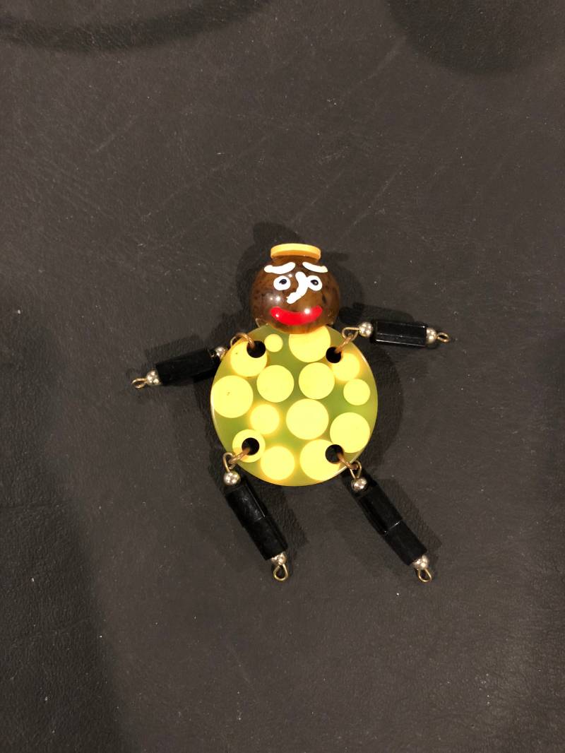 Vintage Art Deco Bakelit-Anstecknadel Vintage Art Deco Bakelit-Anstecknadel von Meglovesvintage1