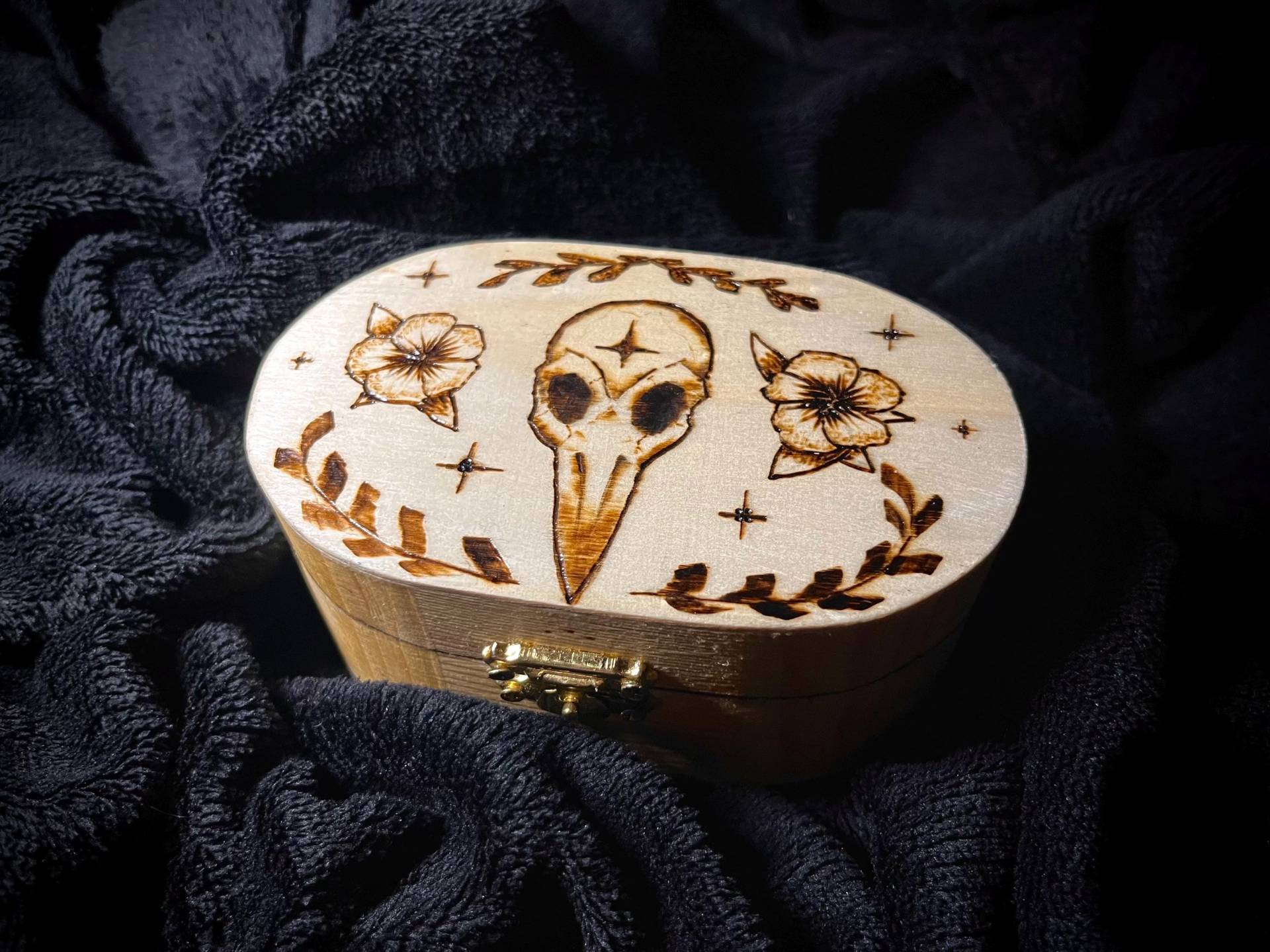 Handgebranntes Holz Schmuckkästchen von MeiCreatureArt