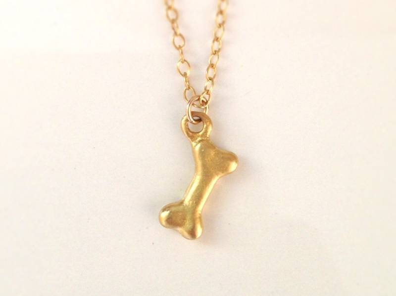 18K Gold Mini Dog Knochen Anhänger Halskette von MeiElizabeth