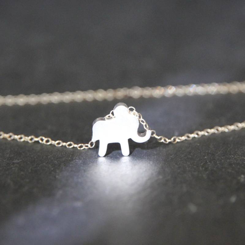 Gold Elefant Halskette Charme 18K Gold, Rose Oder Rhodium Getaucht Mini Halskette von MeiElizabeth