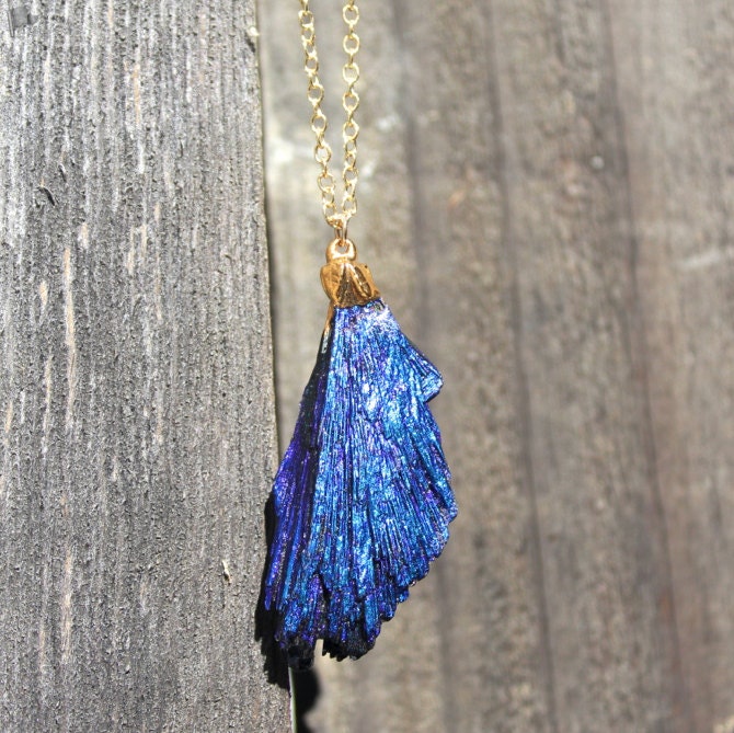 Gold Halskette 24K Getaucht Blau Kobalt Lila Kyanit Anhänger von MeiElizabeth