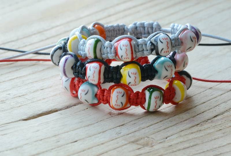 Maneki Neko, Glückskatze, Makramee Armband, Kawaii, Keramik Katze, Süßes Geschenk, Katzenliebhaber, Viel Glück, Freundschaftsarmband Maneki Neko, Glückskatze, Makramee Armband, Kawaii, Keramik Katze, Süßes Geschenk, Katzenliebhaber, Viel Glück, Freundschaftsarmband von MeiMaoJewelry