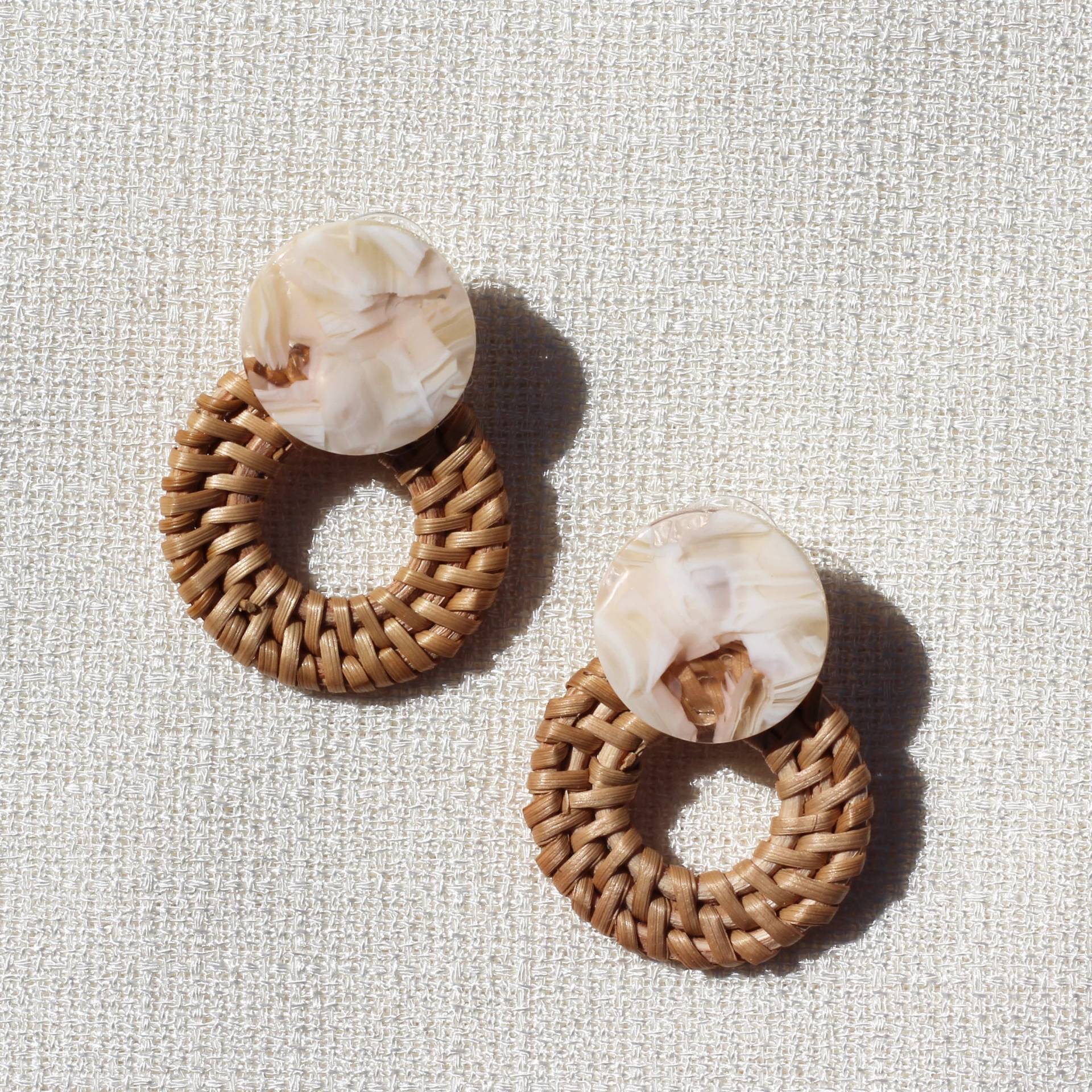 Handgemachte Weben Ohrringe Französisch Stil Boho Braun Marmor Harz Pariser Handgemachte Runde Gewebt Holz Sommer Tropfen von MeiMiStudio